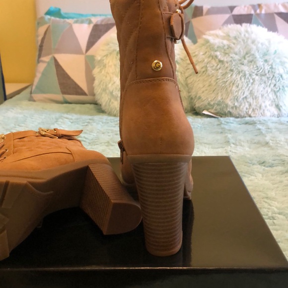 Boots - Picture 3 of 3